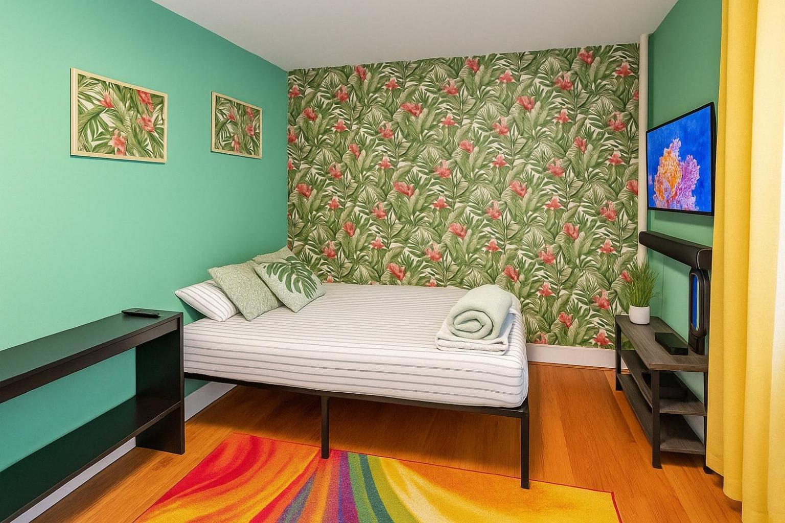Tropical Comfort Room In Harlem Cozy Stay With Snacks & Style Нью-Йорк Экстерьер фото